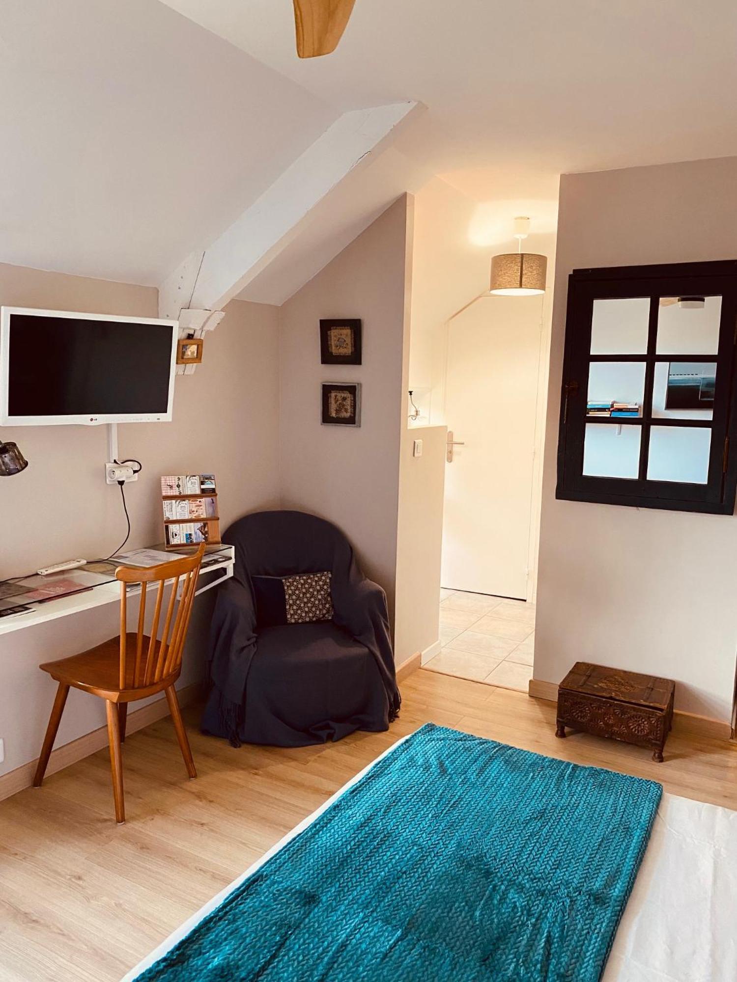 La Ligne Bed & Breakfast Angles-sur-l'Anglin Exterior photo